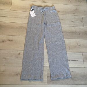 ARITZIA TNA Thermal Waffle Wide Leg Pants
Elastic Waist Pockets Grey XXS